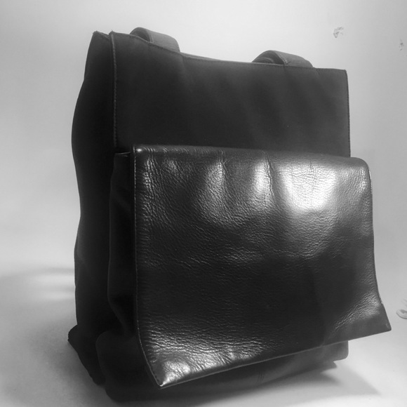 Hobo (International) Black Leather Tall Tote - Picture 3 of 15